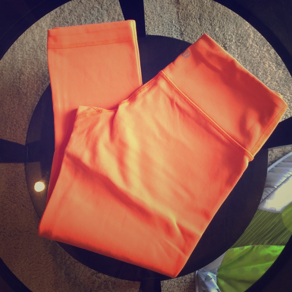 Original REVERSIBLE Lululemon Wunder Under Crops