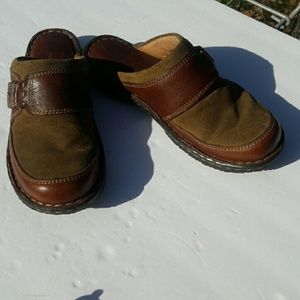 BORN Clogs-Brown & Tan size 8