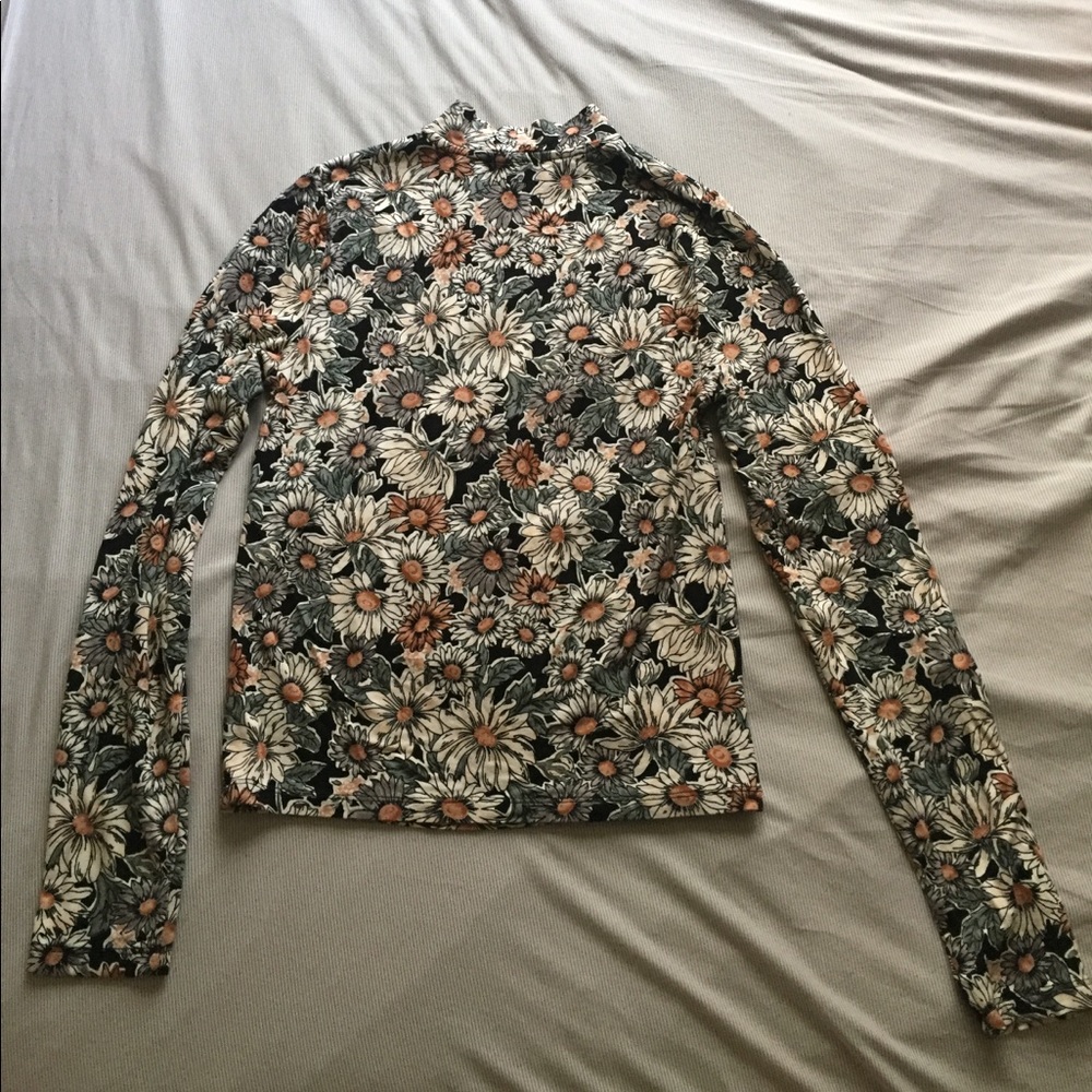 Long sleeve crop top