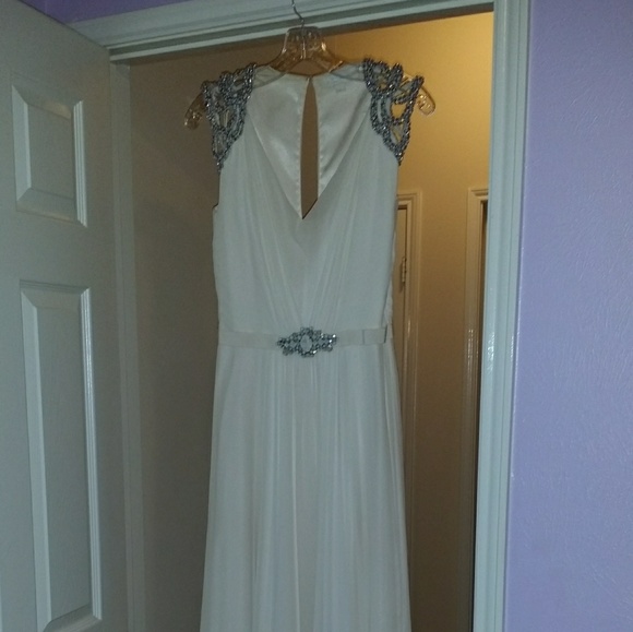 Jenny Packham Wedding Gown - Picture 1 of 5