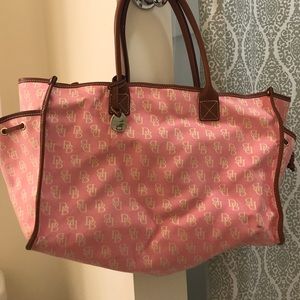 Pink Dooney and Bourke tote