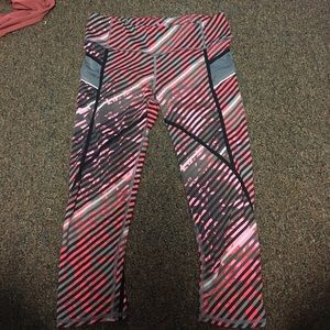 Athleta leggings size small cropped.