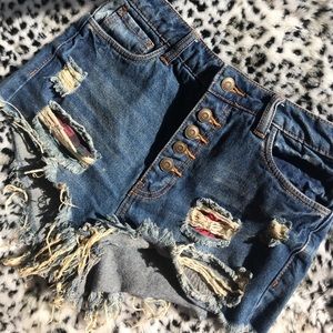 Cute distressed shorts