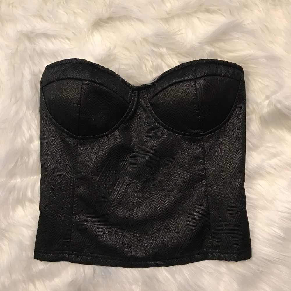 Strapless top
