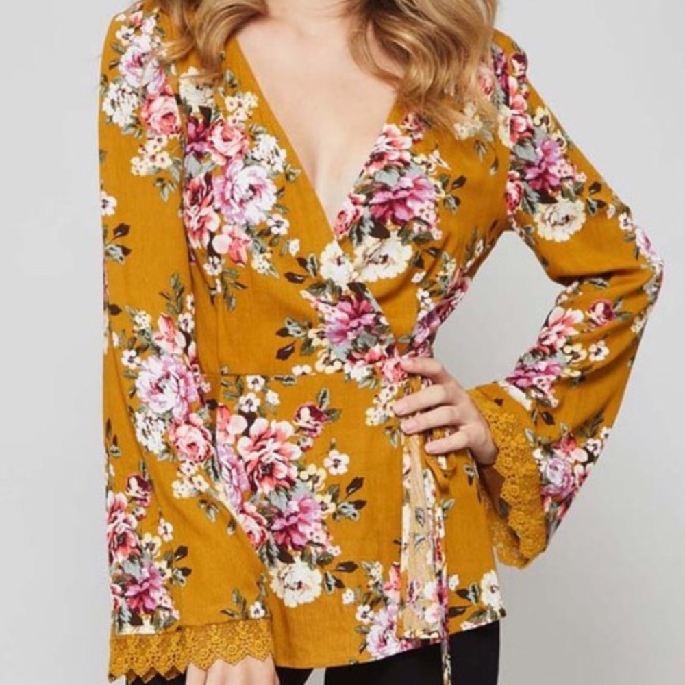 Last 1! SMALL Mustard Floral Wrap top - Picture 4 of 8