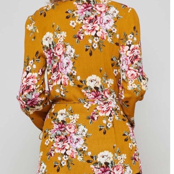 Last 1! SMALL Mustard Floral Wrap top - Picture 6 of 8