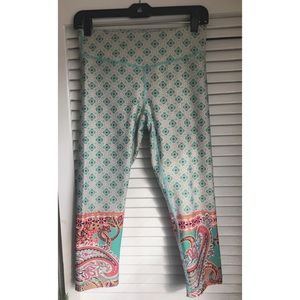 Printed yoga capri pants