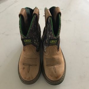 John Deere toddler size 9 camo and brown boot