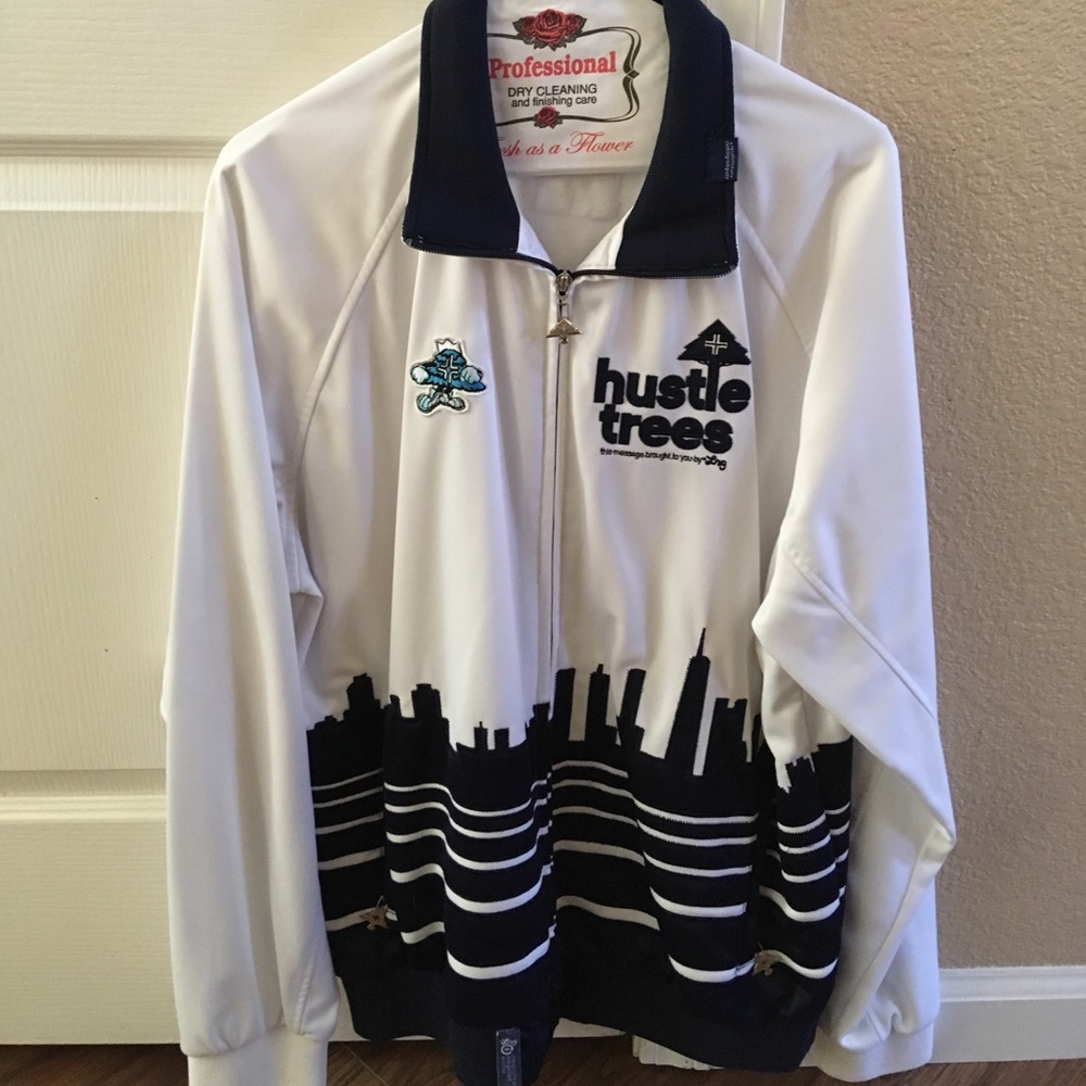LRG “Hustle Trees” white/navy blue jacket