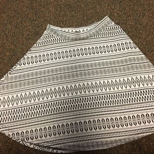 Black and white patterned skirt size small