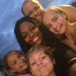 Meet your Posher, Atia