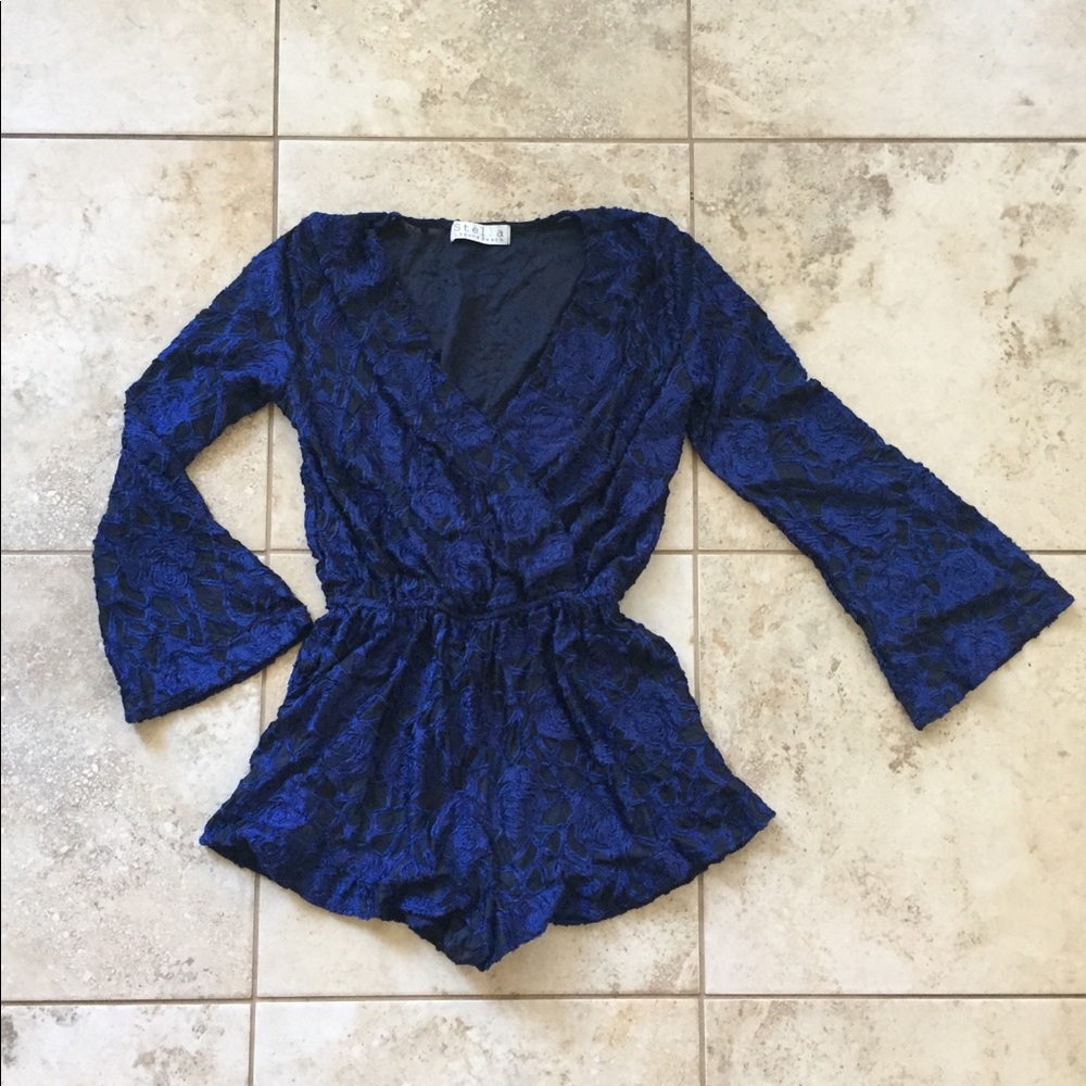 Velvet bell sleeve romper