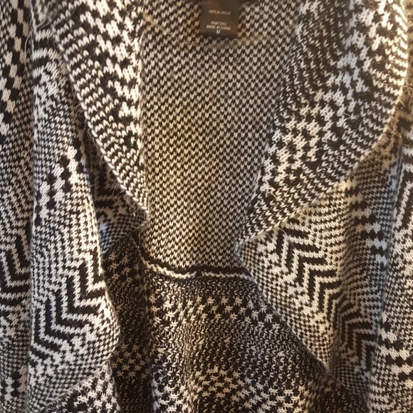 🚫SOLD🚫 United States Sweaters cardigan - Picture 2 of 3