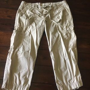 Old Navy cropped cargo pant