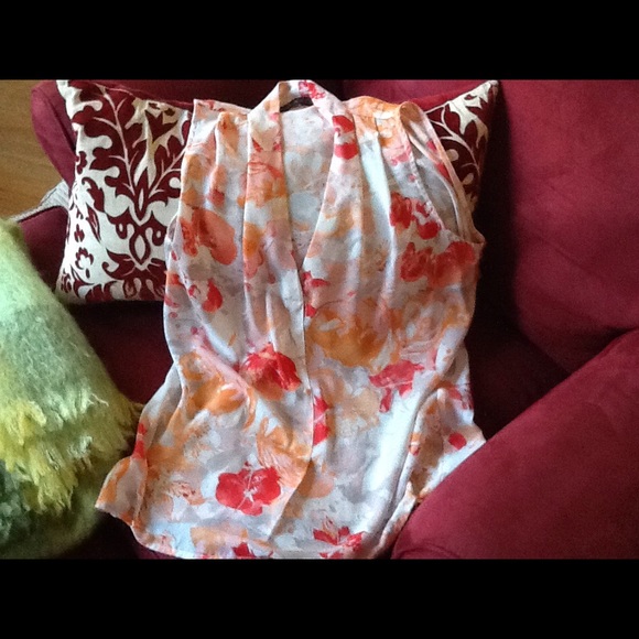 ROSE AND OLIVE TOP - Picture 3 of 4