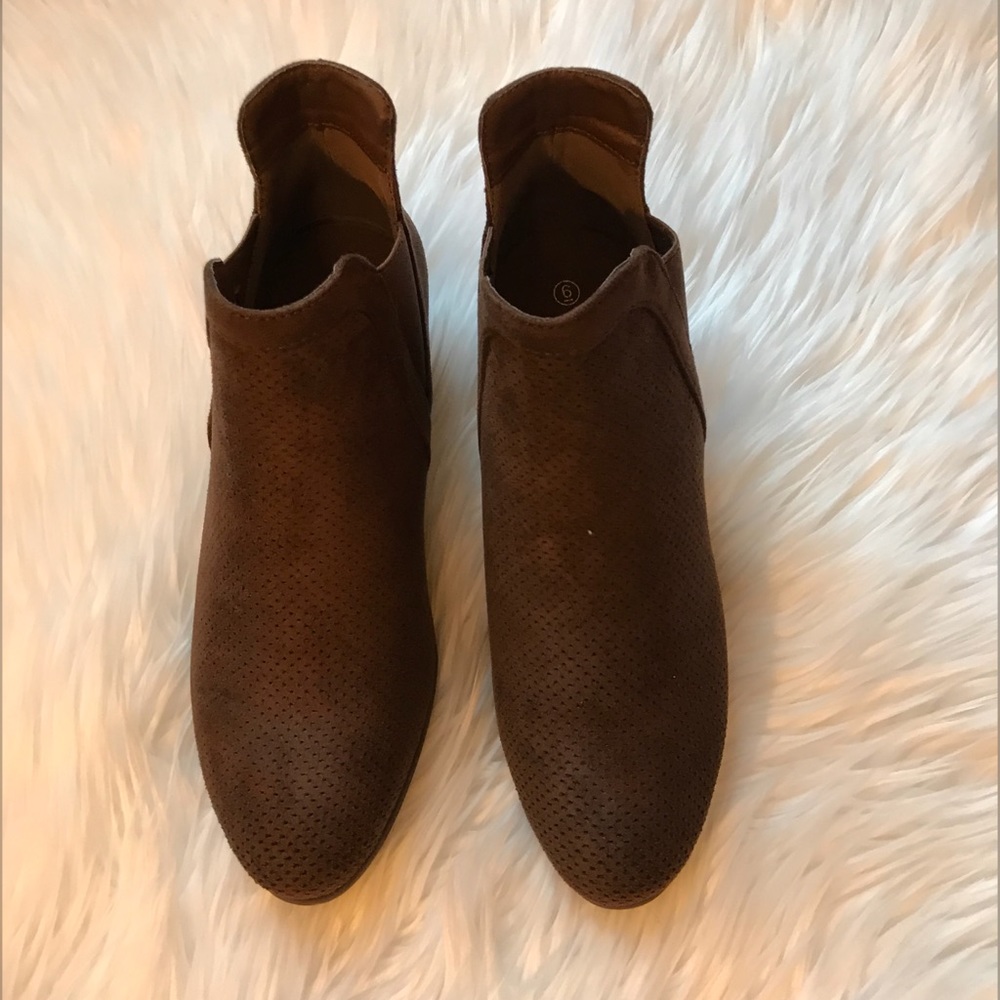 Amber Mocha Booties - Picture 2 of 6