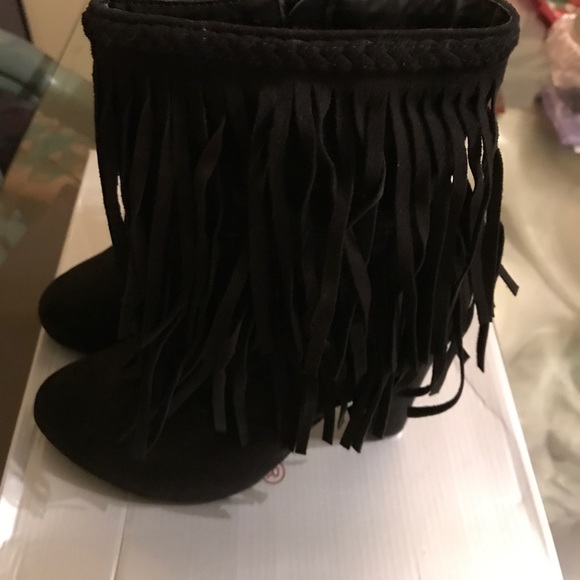 Fringe boots worn once - Picture 2 of 4