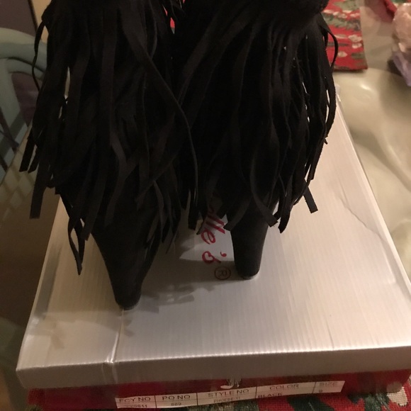 Fringe boots worn once - Picture 4 of 4