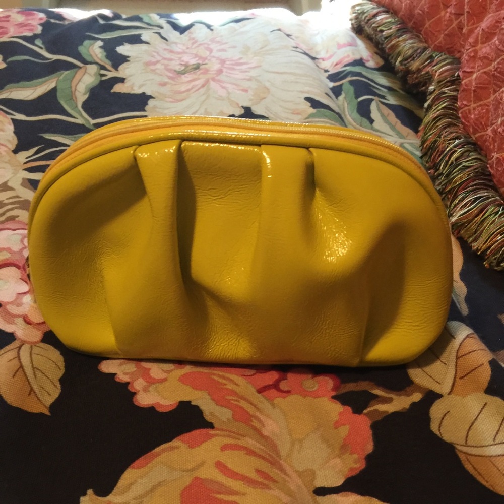 Hobo Mustard yellow clutch