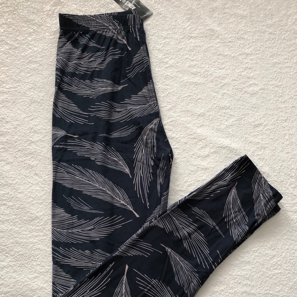 Light As A Feather Adult Leggings S/M