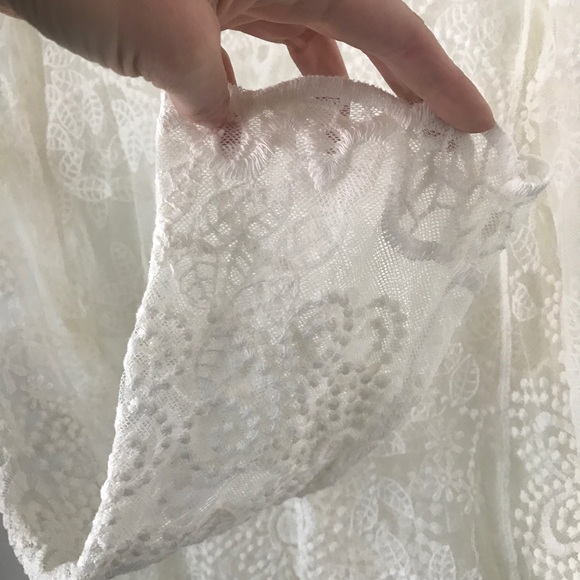 Lace Top with long sleeves - Picture 5 of 6