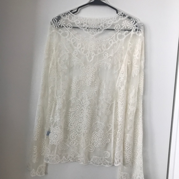 Lace Top with long sleeves - Picture 6 of 6