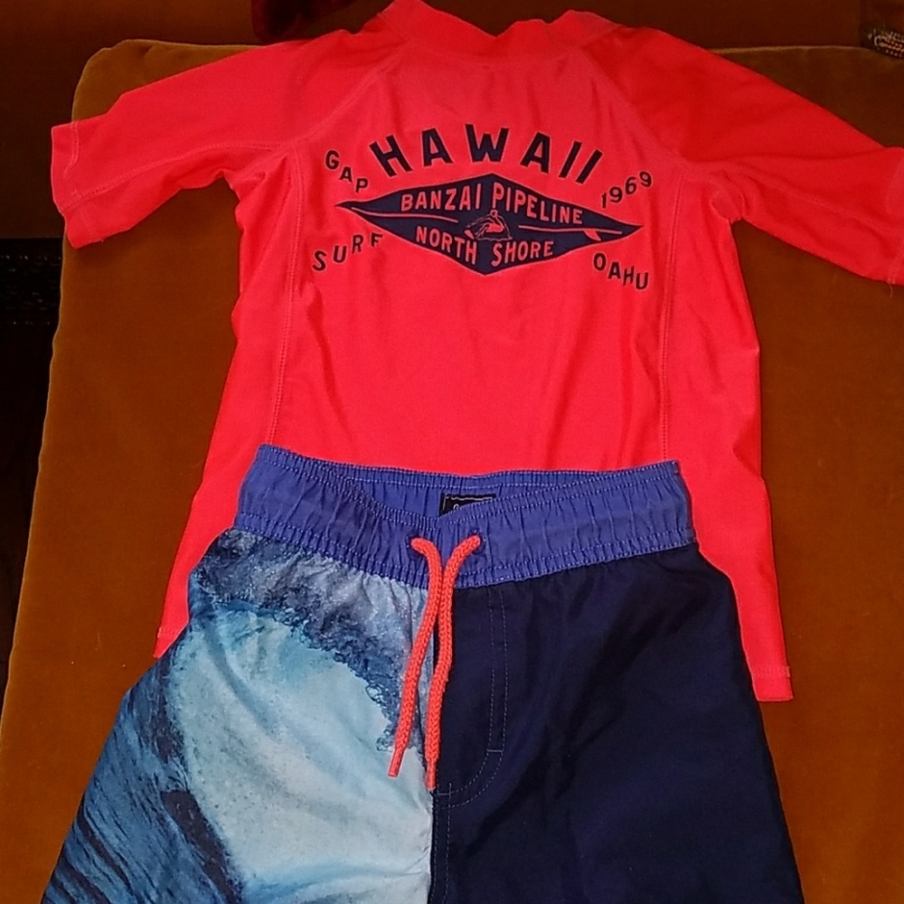 Matching rashguard with shorts boys xs