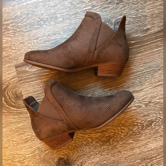 Amber Mocha Booties - Picture 2 of 7