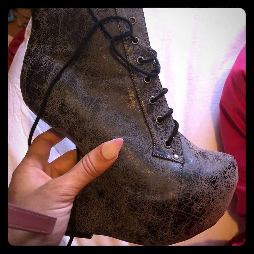 Gravity booties