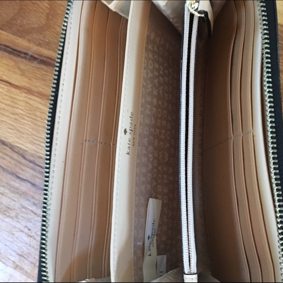 New Kate Spade Wallet - Picture 2 of 4