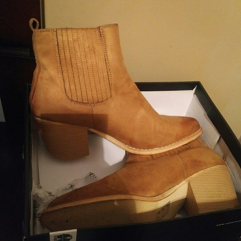 Ankle boot