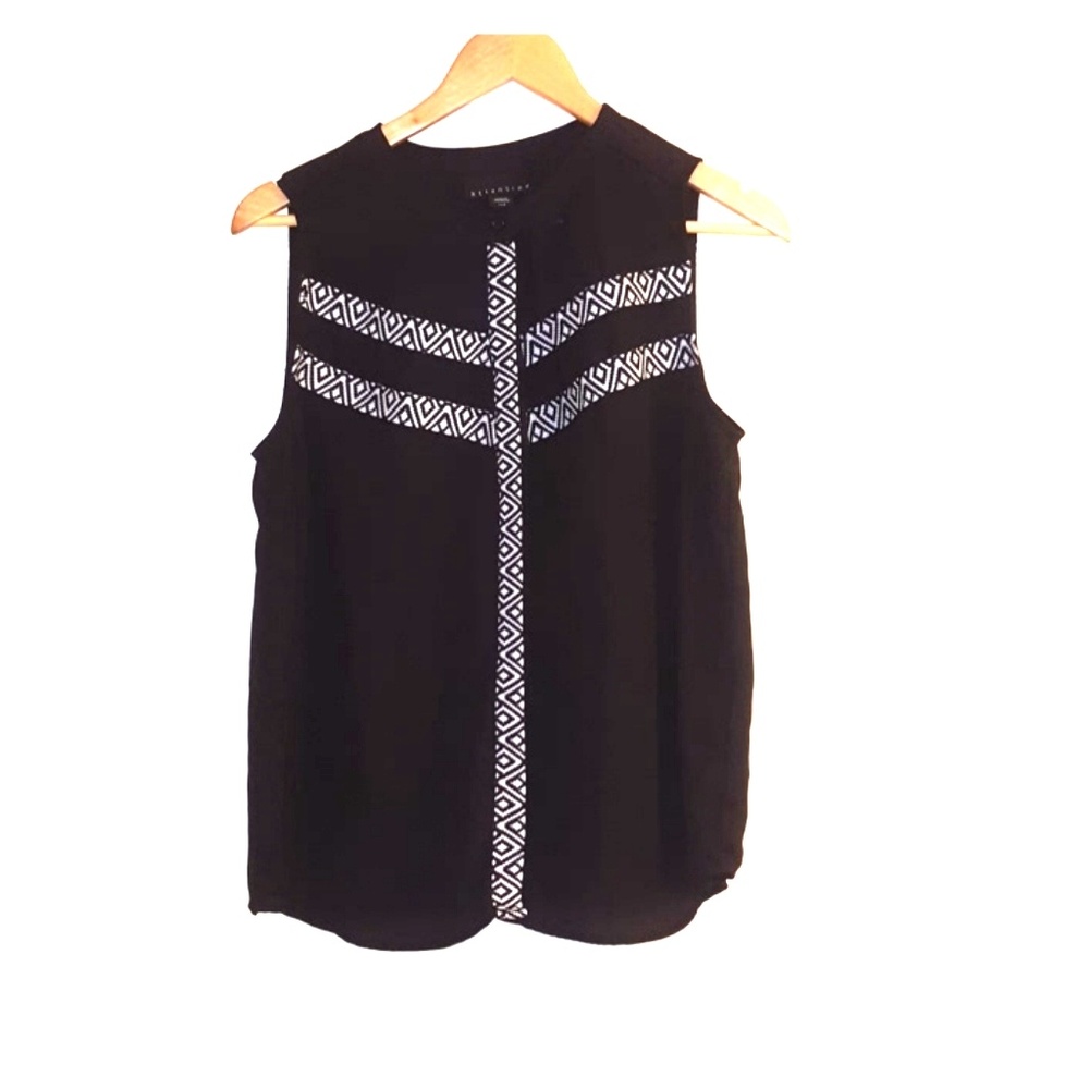 Black button down tank top with geometric design