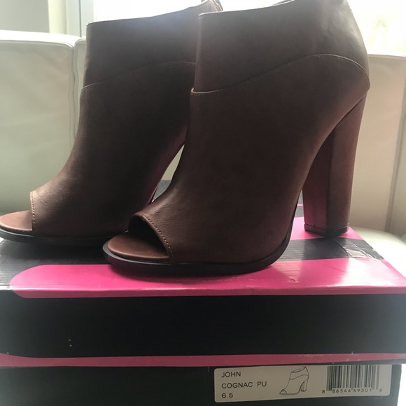 NEW in box open toe heel - Picture 2 of 6