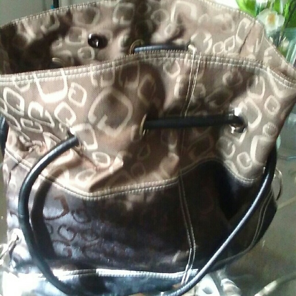 Guess purse - Picture 1 of 4