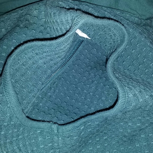 Cabelas green vest - Picture 8 of 8