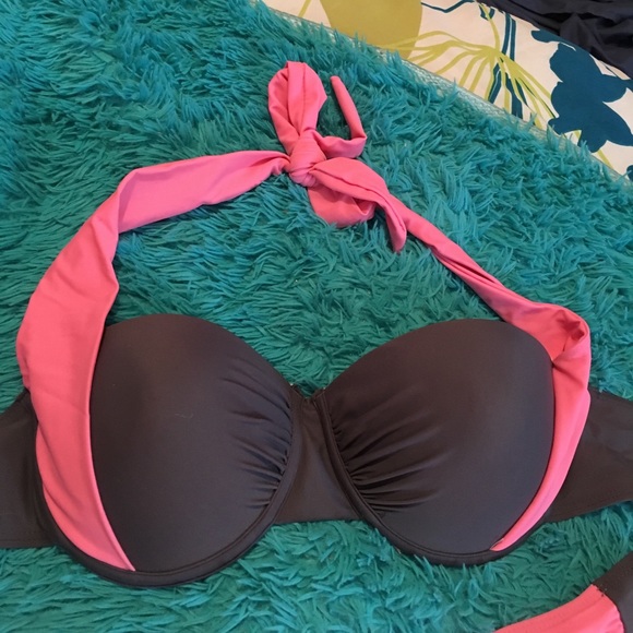 Bikini - Picture 2 of 4