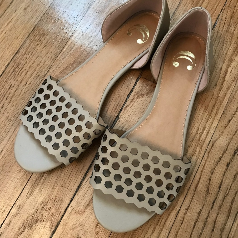 Nude flats