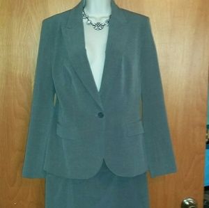 New York & Co. Size 10 Gray suit EUC
