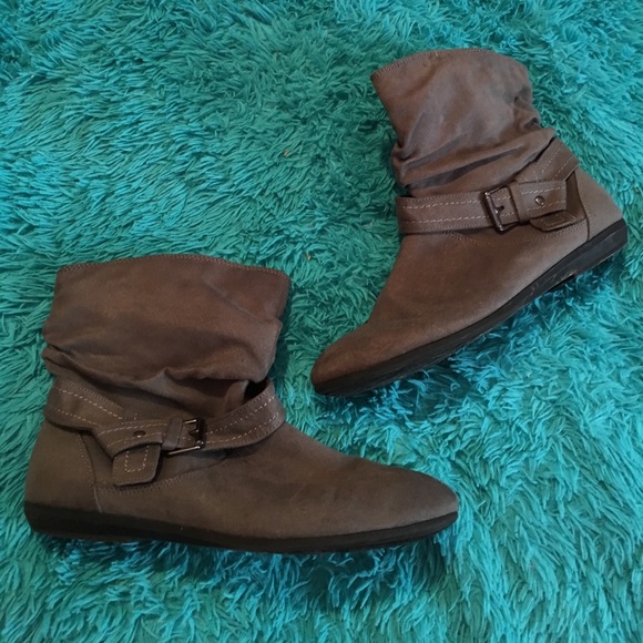 Boots - Picture 1 of 3