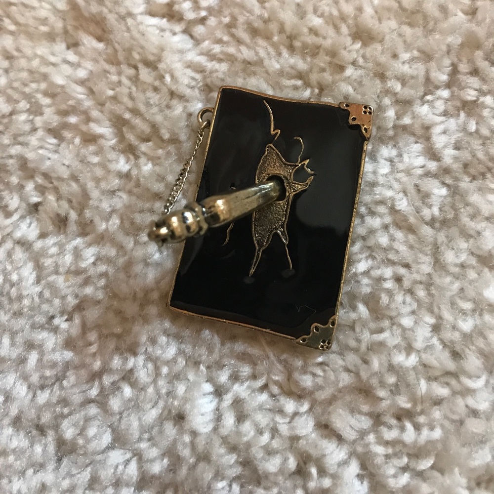 Harry Potter Loot Crate Collectible Pin + Pouch!
