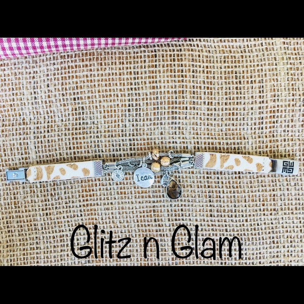 🚨ONLY ONE LEFT🚨.........BRACELET - Picture 5 of 6