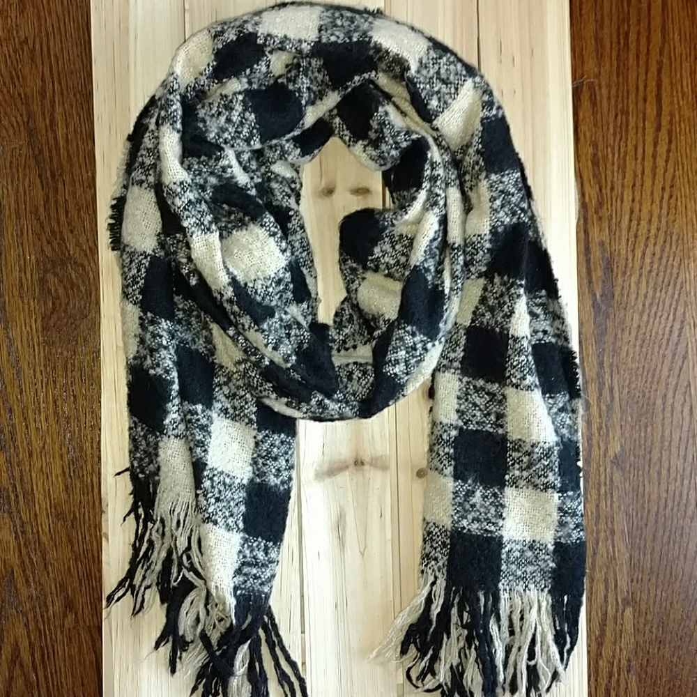 (CHARLOTTE RUSSE) FALL SCARF