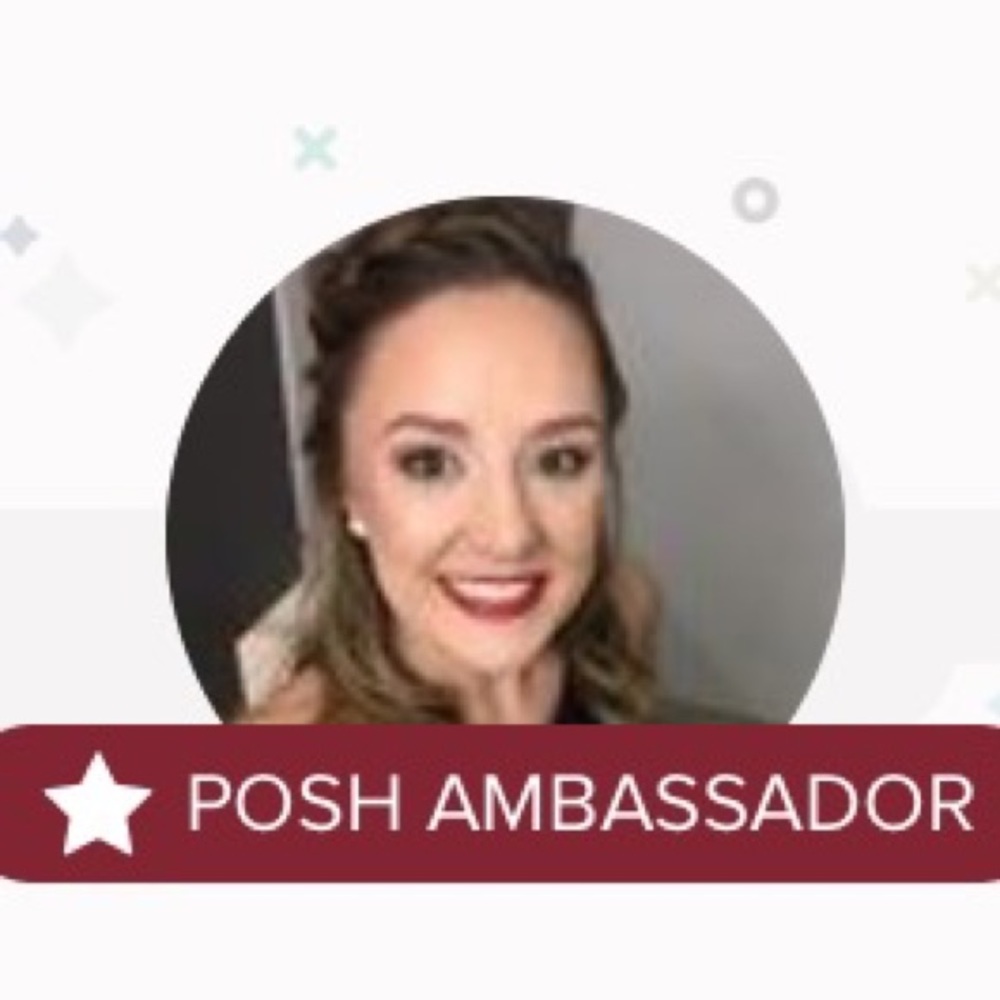 I love Poshmark! 🌹