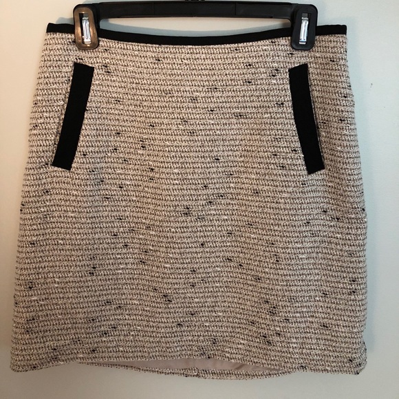 Banana Republic Dresses & Skirts - Banana Republic Gold Tweed Mini Skirt