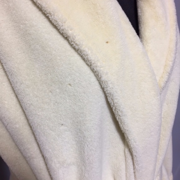 Capelli NY Fluffy Yellow Bath Robe - Picture 4 of 5