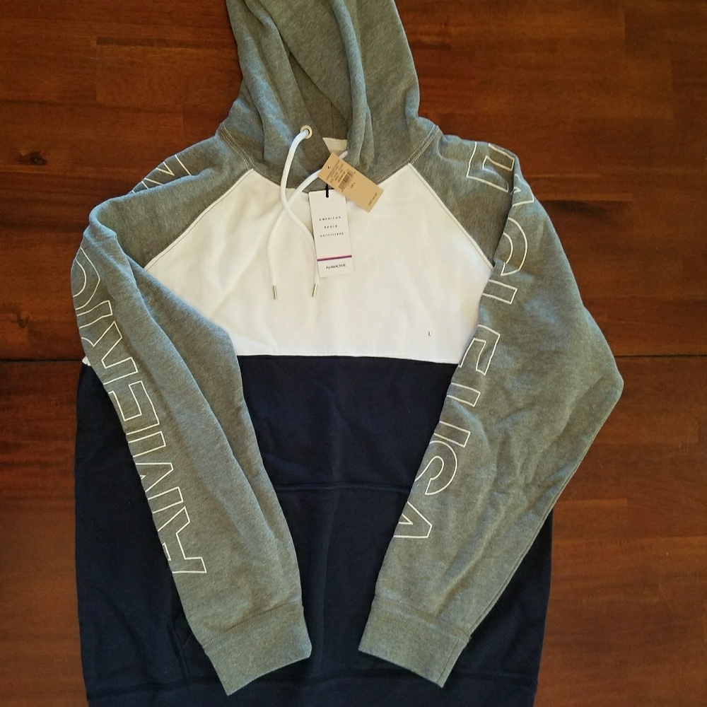 NWT. American Eagle Men's Sweatshirt Large