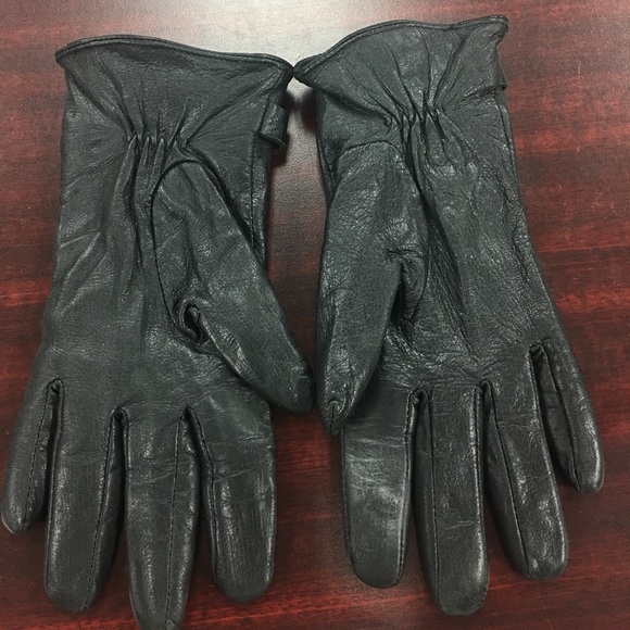 Gloves - Picture 2 of 4