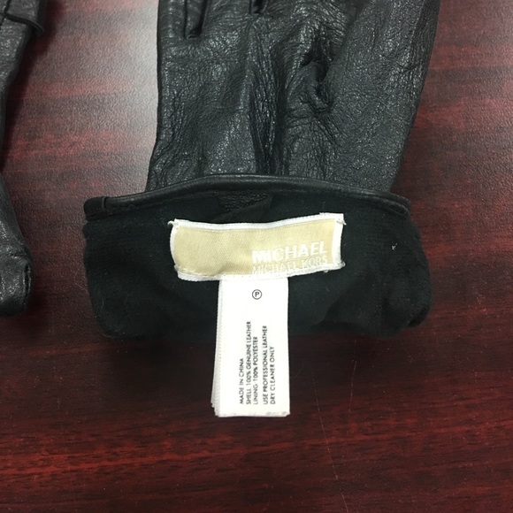 Gloves - Picture 3 of 4