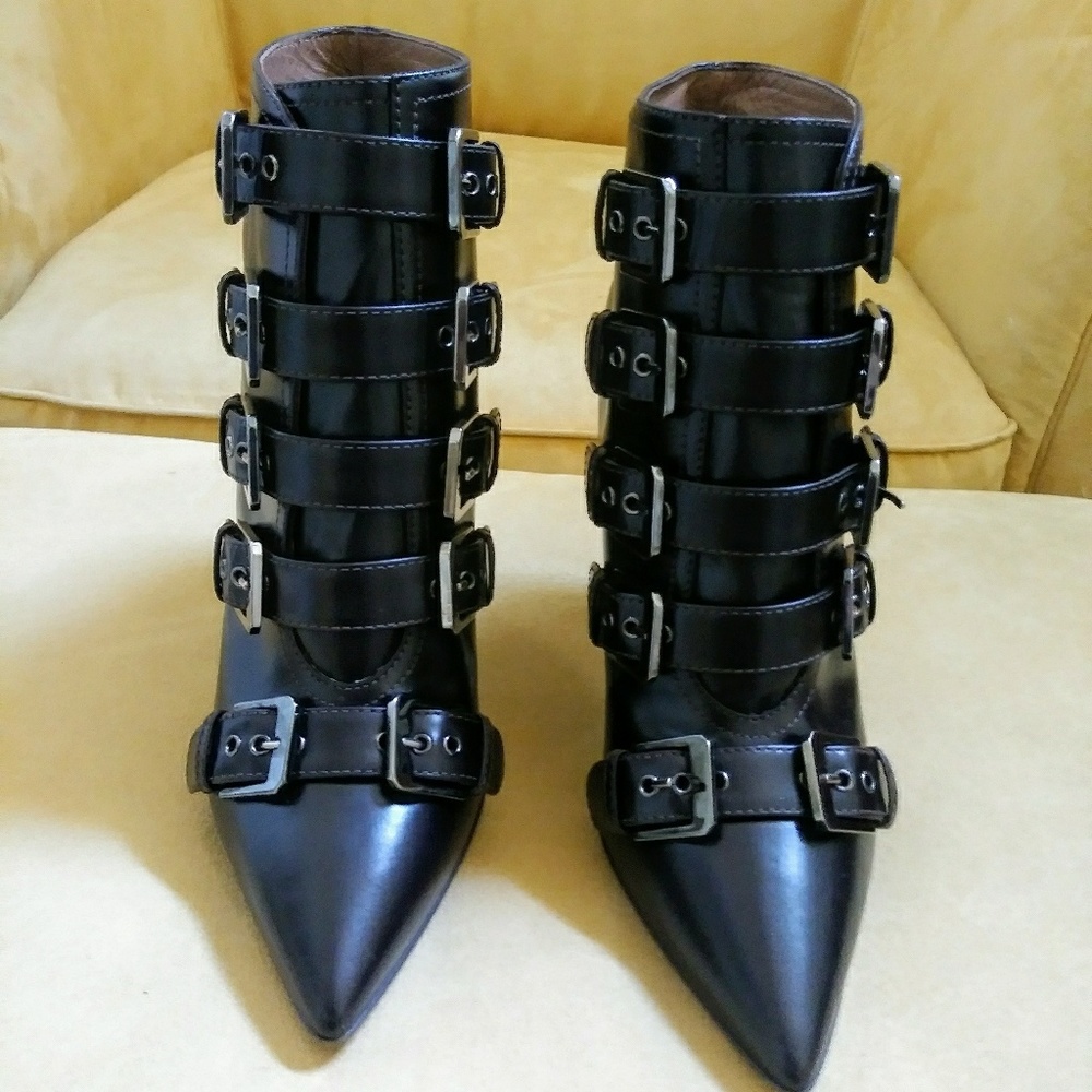 Leather Buckled Boots Laurence Decade