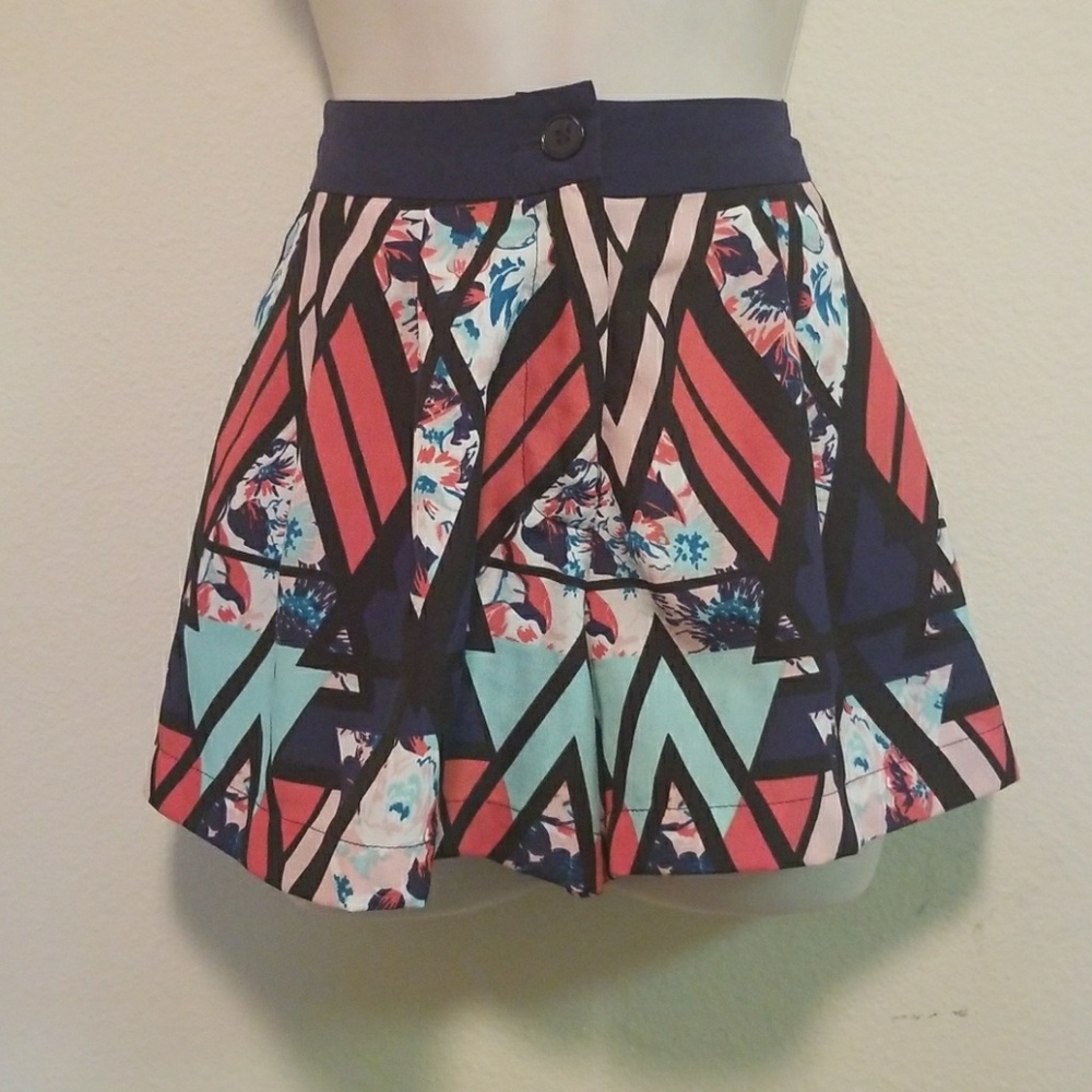 Flirty Print shorts!